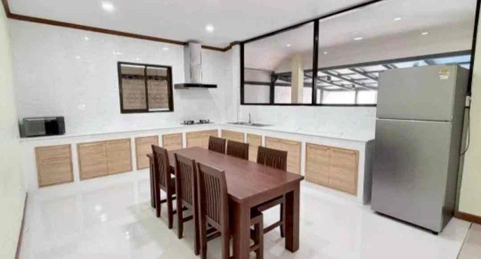 À louer 4 chambres villa à Bang Lamung, Chonburi