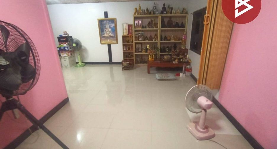 For sale 5 bedrooms house in Mueang Samut Prakan, Samut Prakan