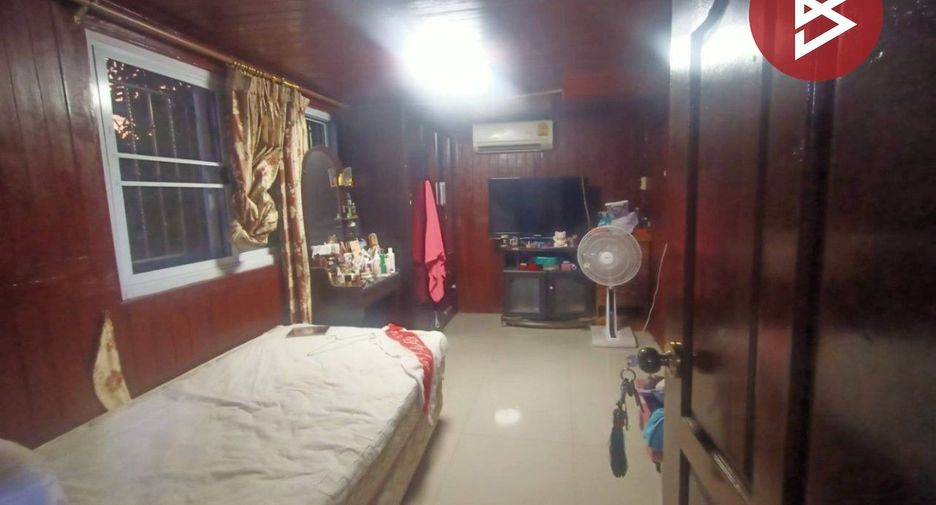 For sale 5 bedrooms house in Mueang Samut Prakan, Samut Prakan
