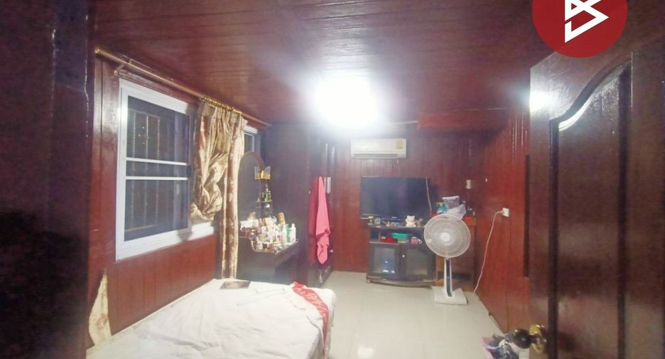 For sale 5 bedrooms house in Mueang Samut Prakan, Samut Prakan