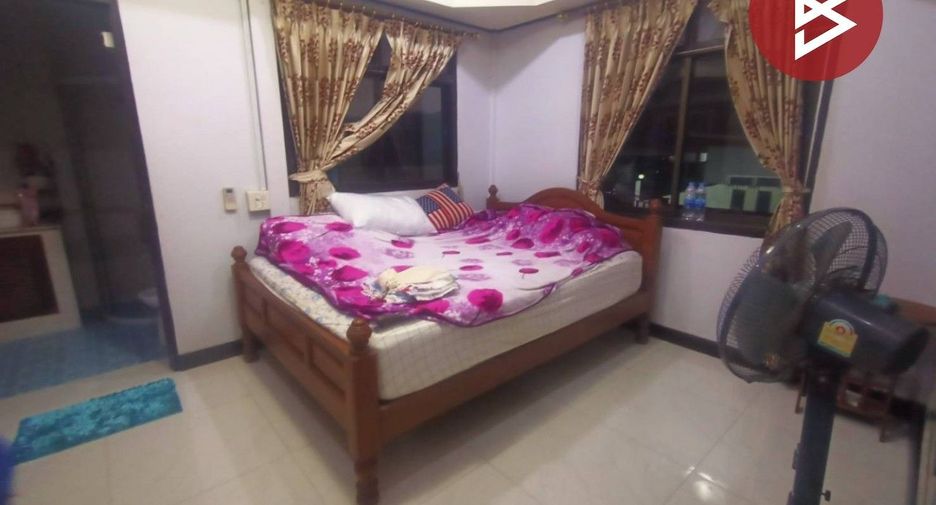 For sale 5 bedrooms house in Mueang Samut Prakan, Samut Prakan