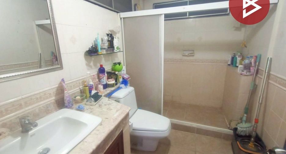 For sale 5 bedrooms house in Mueang Samut Prakan, Samut Prakan