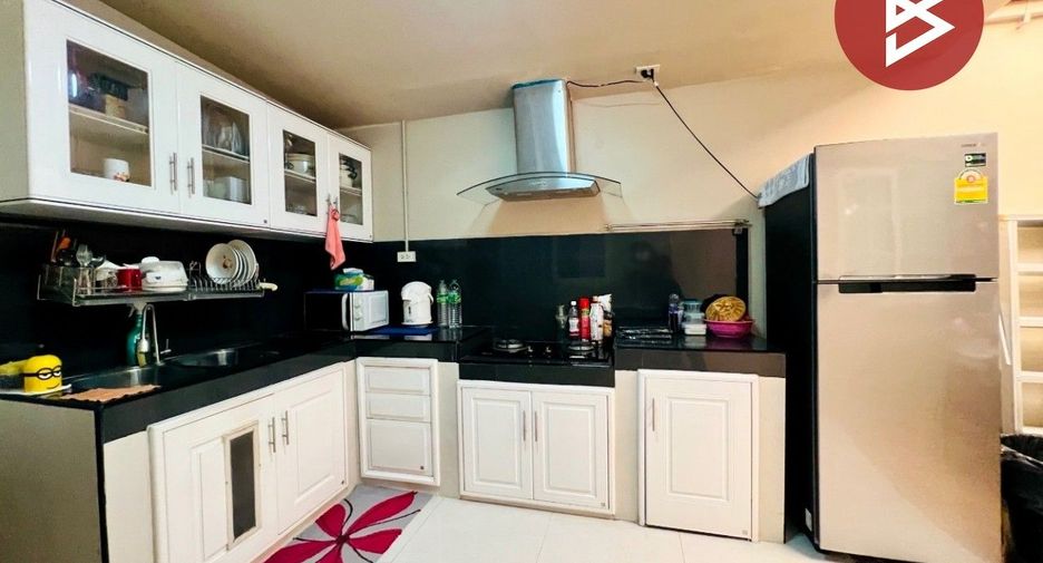 For rent and for sale 5 bedrooms townhouse in Bueng Kum, Bangkok