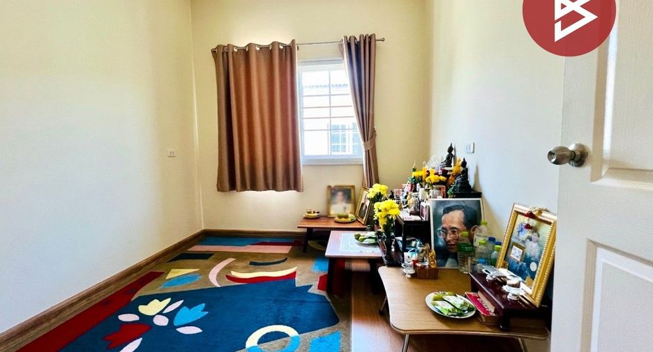 For rent and for sale 5 bedrooms townhouse in Bueng Kum, Bangkok
