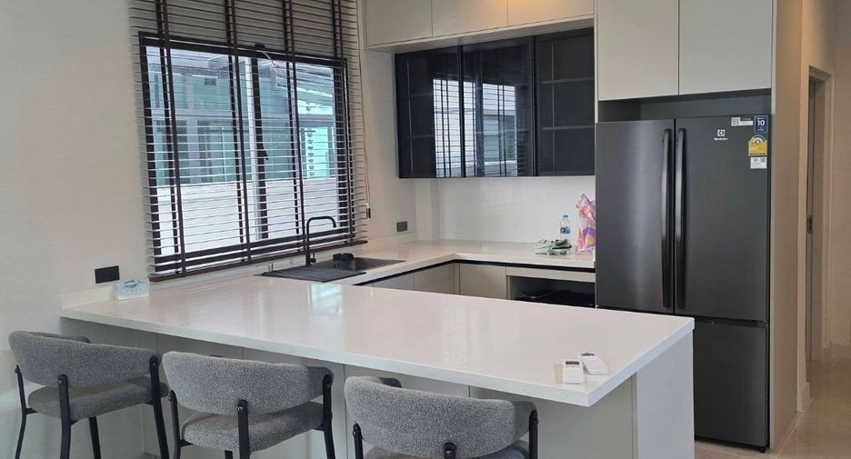 For rent 4 bedrooms condo in Bang Phli, Samut Prakan