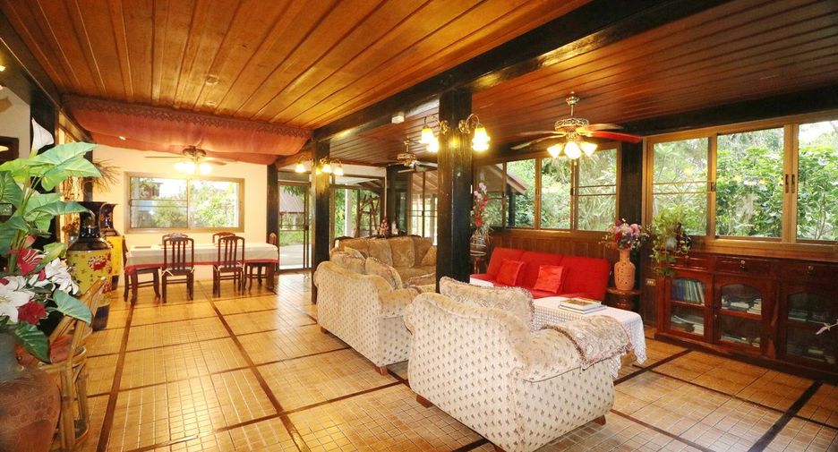Продажа 4 спальни дом в Mueang Udon Thani, Удонтани