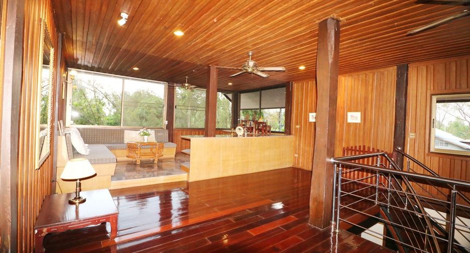 Продажа 4 спальни дом в Mueang Udon Thani, Удонтани
