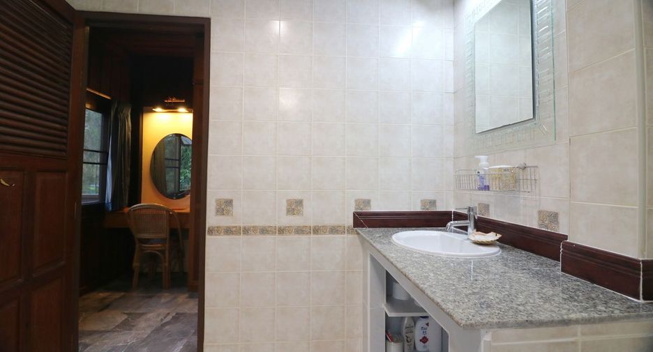 Продажа 4 спальни дом в Mueang Udon Thani, Удонтани