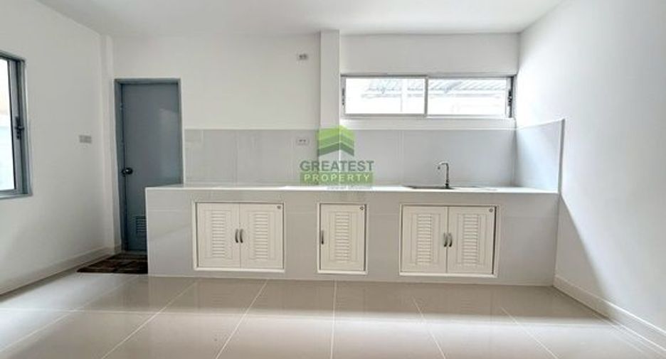 For sale 4 bedrooms house in Mueang Nonthaburi, Nonthaburi