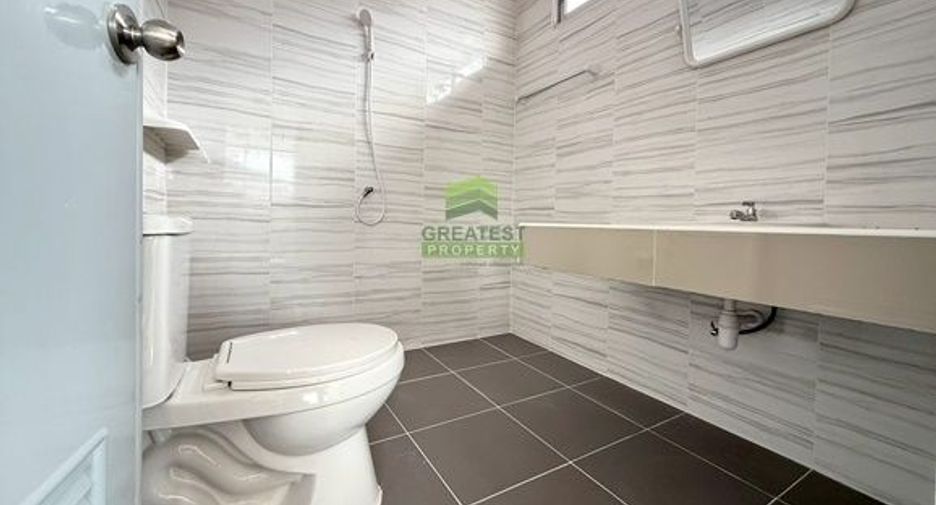 For sale 4 bedrooms house in Mueang Nonthaburi, Nonthaburi