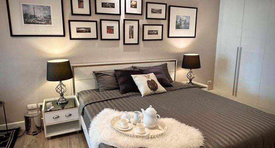 For rent 3 bedrooms condo in Huai Khwang, Bangkok