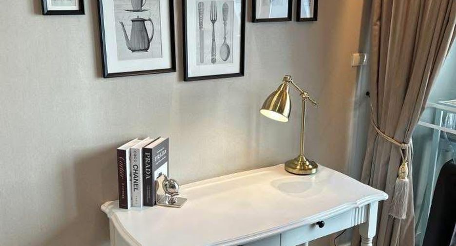 For rent 3 bedrooms condo in Huai Khwang, Bangkok