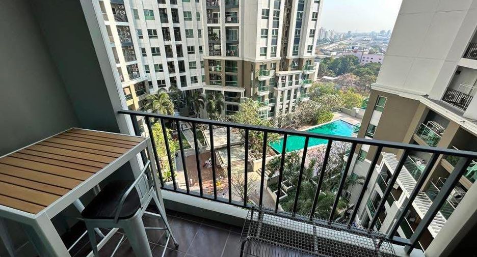 For rent 3 bedrooms condo in Huai Khwang, Bangkok
