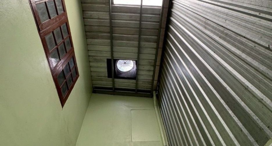 For sale 2 bedrooms townhouse in Bang Khae, Bangkok