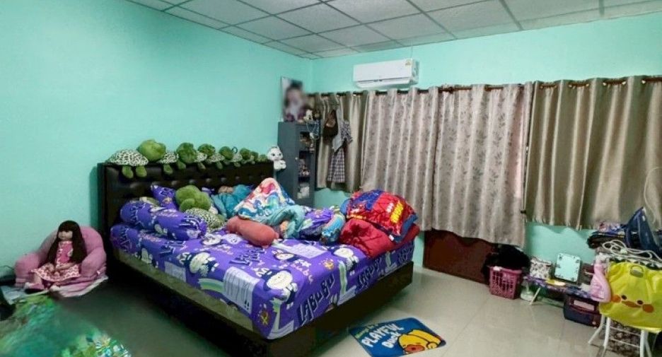 For sale 2 bedrooms townhouse in Bang Khae, Bangkok