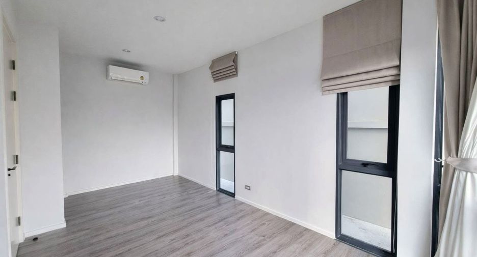 For sale 4 bedrooms house in Prawet, Bangkok