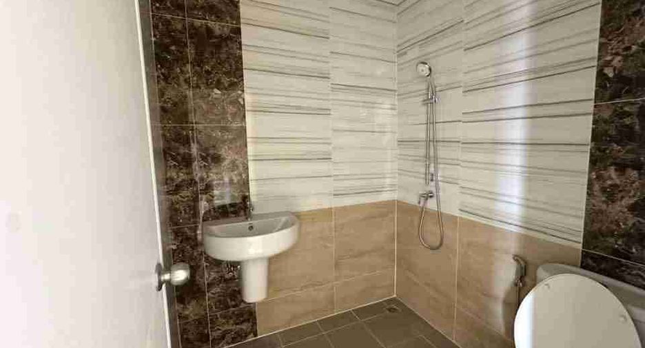 For sale 4 bedrooms townhouse in Bang Lamung, Chonburi