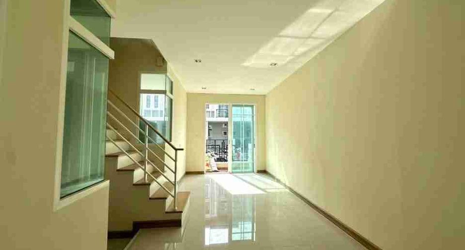 For sale 4 bedrooms townhouse in Bang Lamung, Chonburi