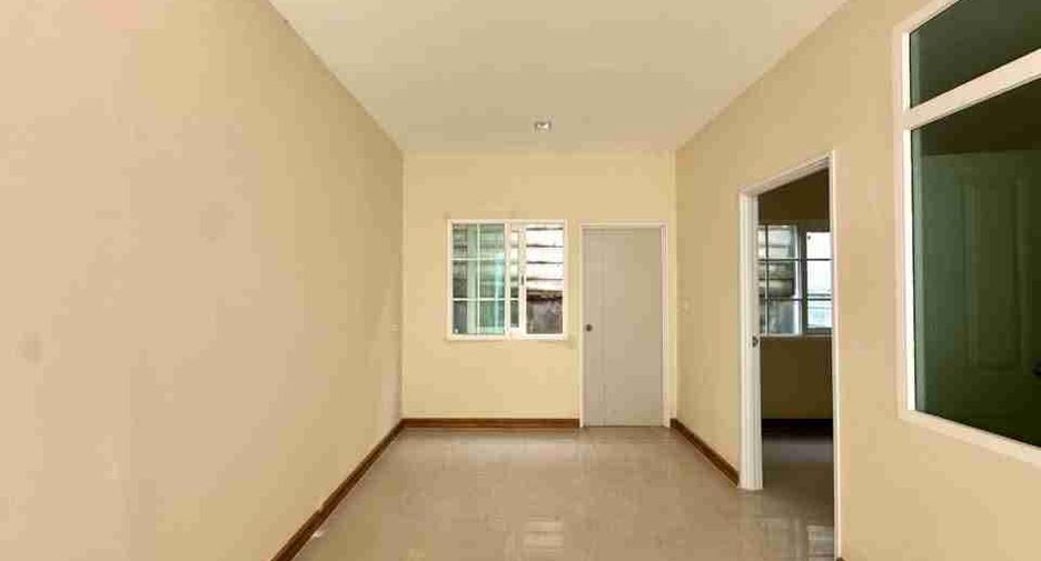For sale 4 bedrooms townhouse in Bang Lamung, Chonburi