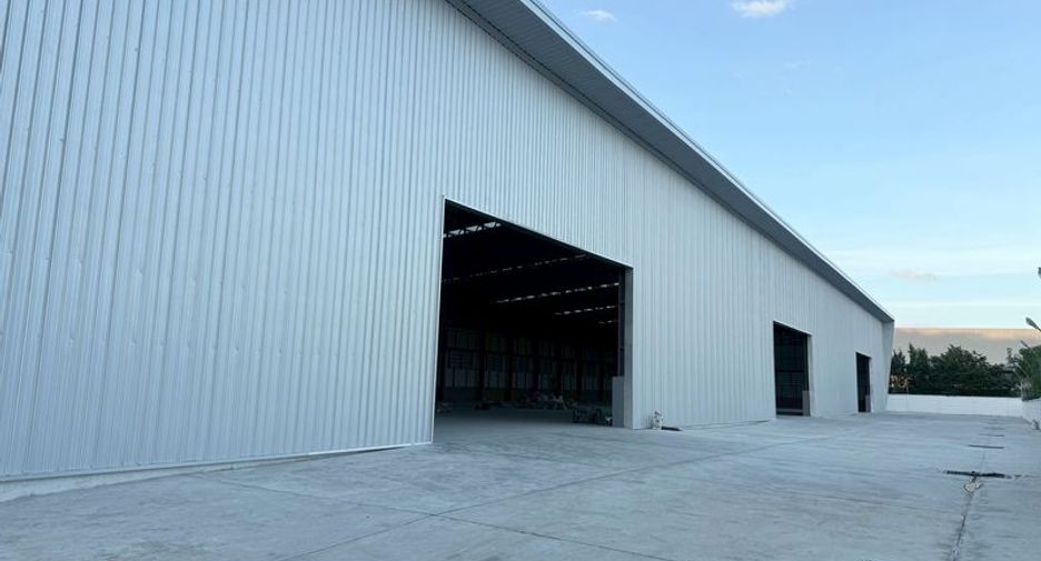 For sale warehouse in Ban Bueng, Chonburi