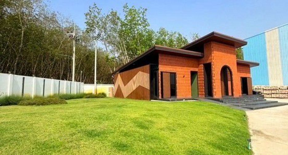For sale warehouse in Ban Bueng, Chonburi