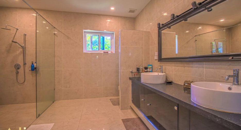 Villa zum Kauf mit 5 Zimmer in Bang Lamung, Chonburi