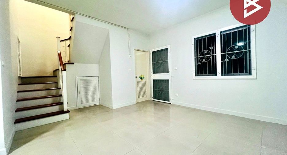 For sale 3 bedrooms townhouse in Min Buri, Bangkok