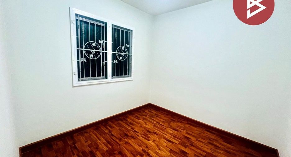 For sale 3 bedrooms townhouse in Min Buri, Bangkok