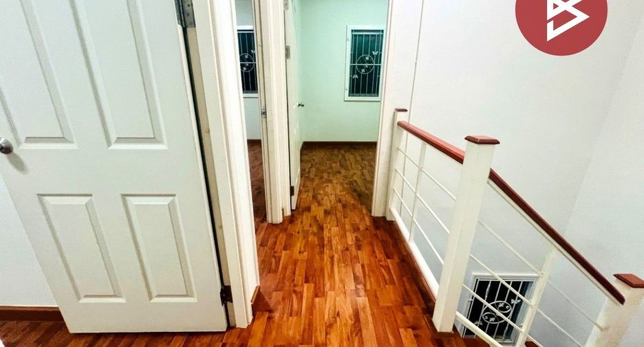 For sale 3 bedrooms townhouse in Min Buri, Bangkok