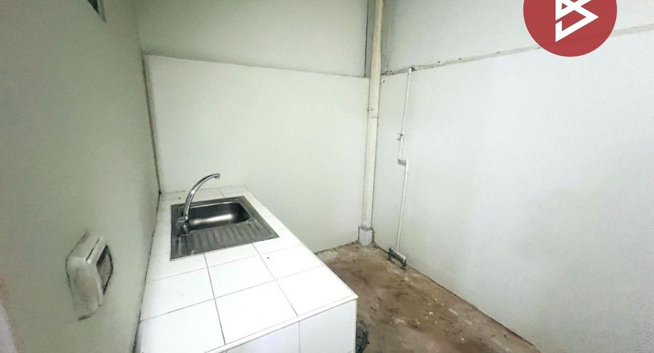For sale 3 bedrooms townhouse in Min Buri, Bangkok