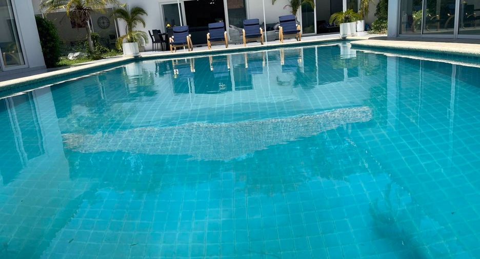 For rent 12 bedrooms villa in Bang Lamung, Chonburi