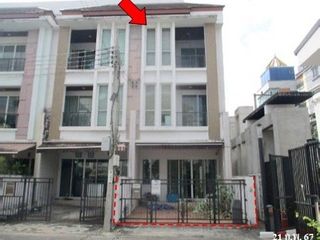 For sale 1 bed townhouse in Bang Kapi, Bangkok