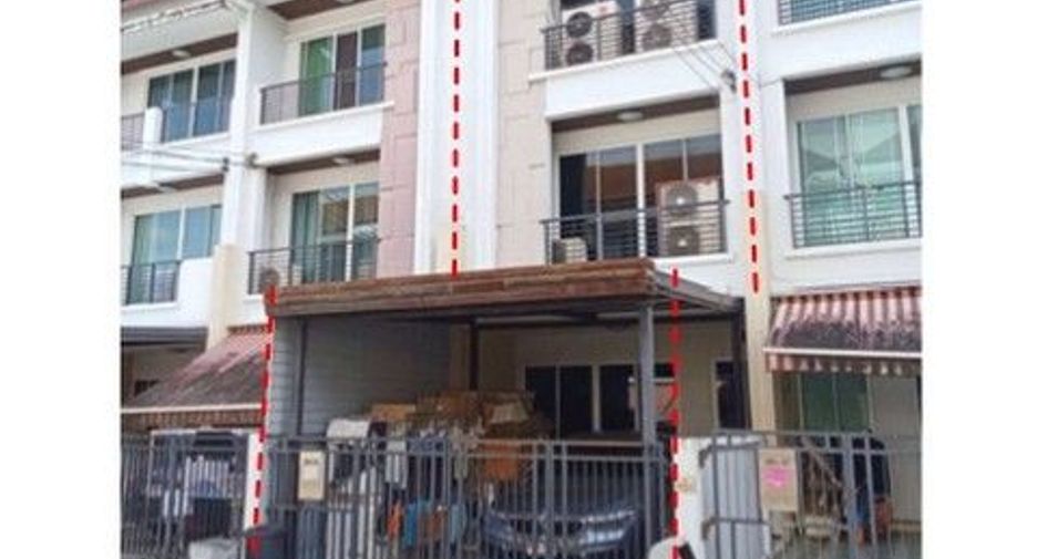 For sale 1 bed townhouse in Lat Krabang, Bangkok