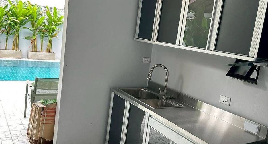 For rent 4 bedrooms villa in Jomtien, Pattaya