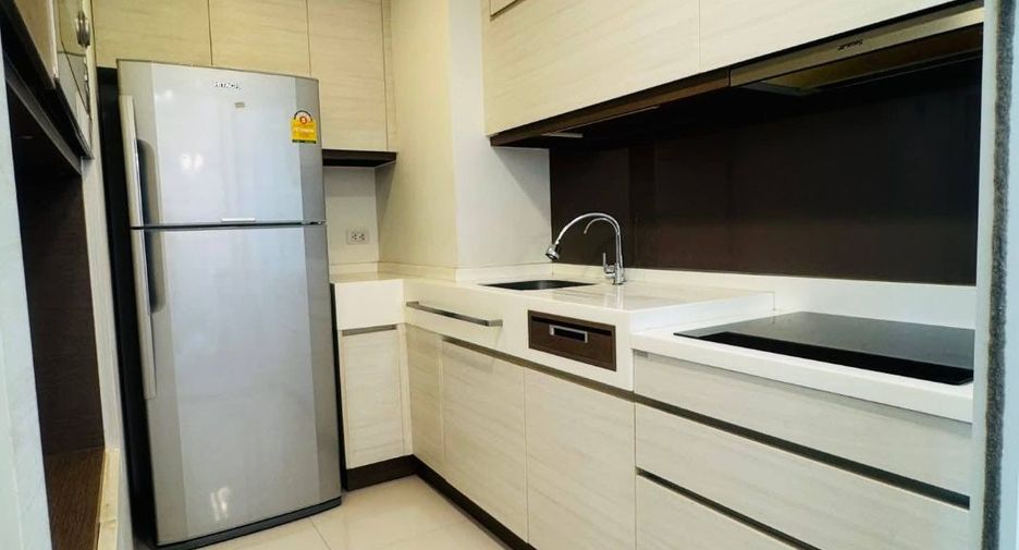 À louer 2 chambres condo à Thon Buri, Bangkok