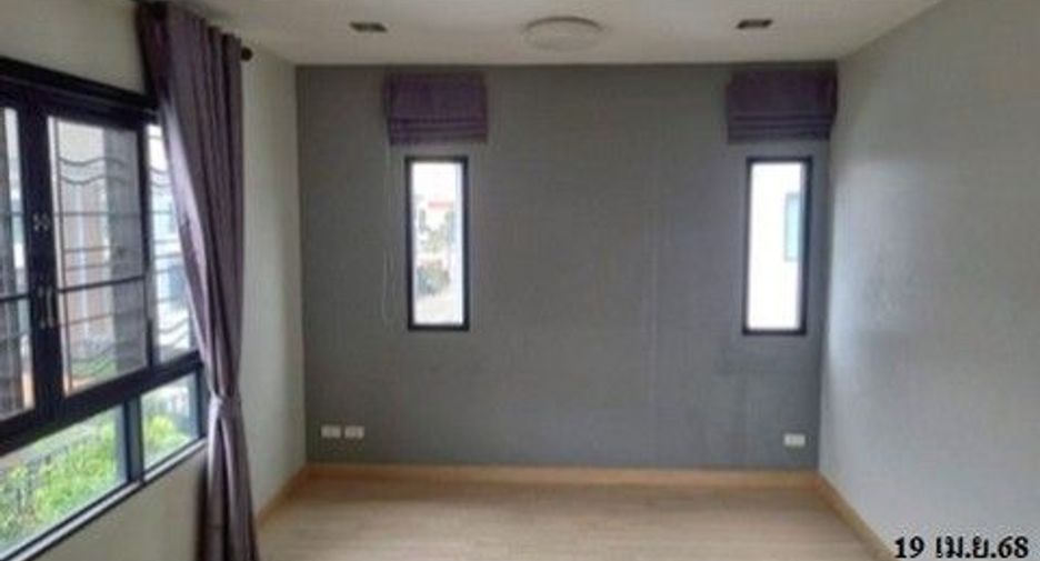 For sale 1 bed townhouse in Wang Thonglang, Bangkok