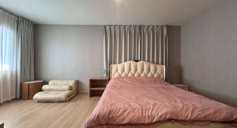 Haus zur Miete mit 3 Zimmer in Si Racha, Chonburi