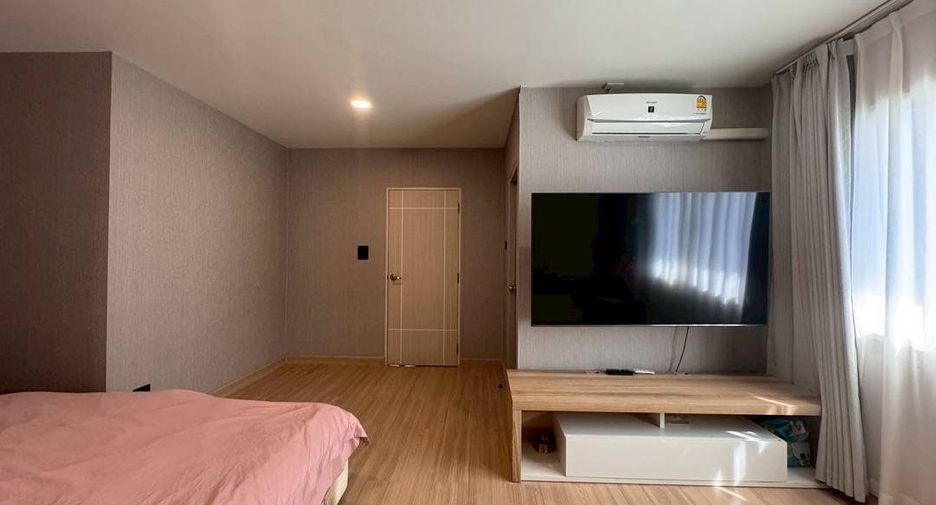 Haus zur Miete mit 3 Zimmer in Si Racha, Chonburi