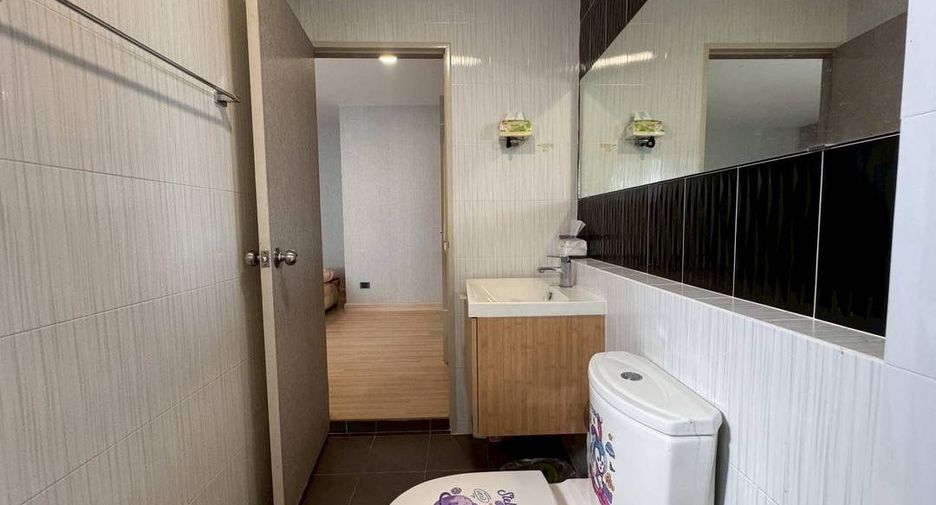 Haus zur Miete mit 3 Zimmer in Si Racha, Chonburi