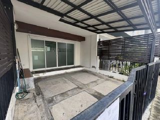Casa adosada en venta de 1 habitaciones en Bang Bua Thong, Nonthaburi