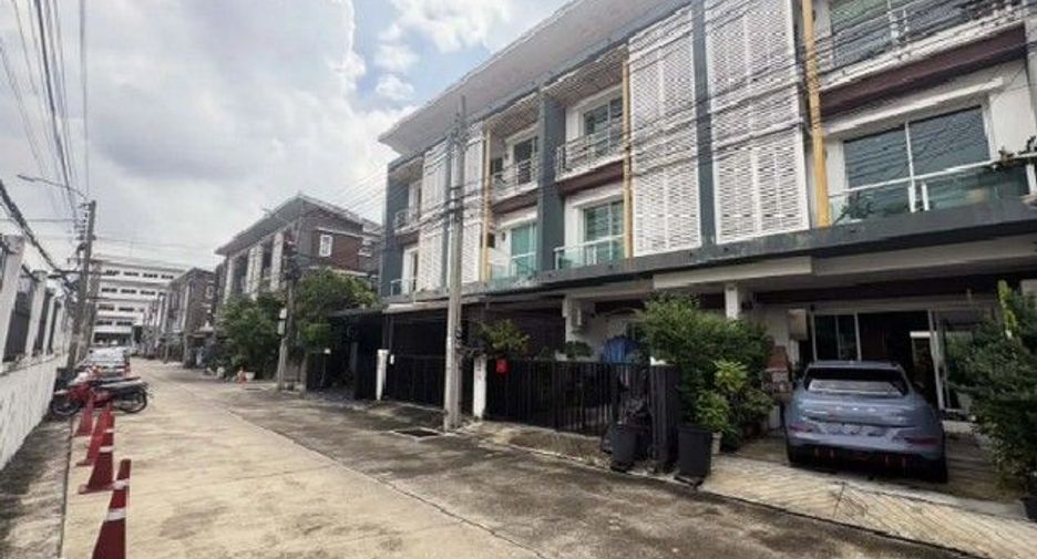 Casa adosada en venta de 1 habitaciones en Bang Bua Thong, Nonthaburi