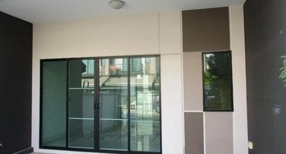 À vendre 1 chambre maison de ville à Sai Mai, Bangkok