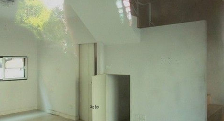 À vendre 1 chambre maison de ville à Sai Mai, Bangkok