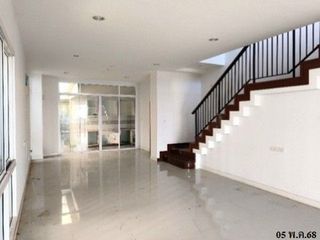 Reihenhaus zum Kauf mit 1 Zimmer in Phasi Charoen, Bangkok