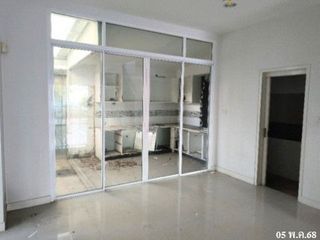 Reihenhaus zum Kauf mit 1 Zimmer in Phasi Charoen, Bangkok