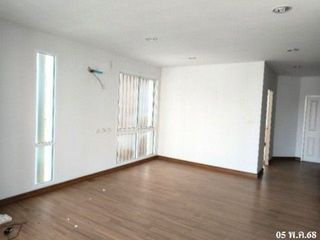 Reihenhaus zum Kauf mit 1 Zimmer in Phasi Charoen, Bangkok