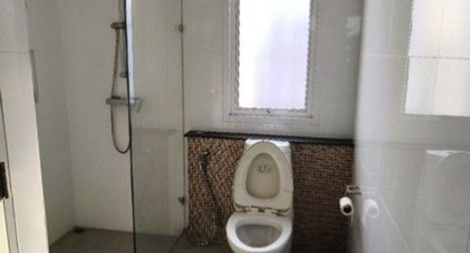 À vendre 1 chambre maison de ville à Phasi Charoen, Bangkok