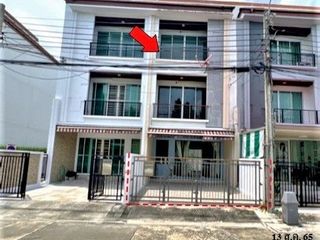 For sale 1 bed townhouse in Wang Thonglang, Bangkok
