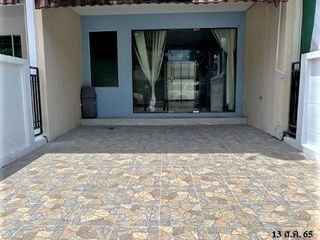 For sale 1 bed townhouse in Wang Thonglang, Bangkok