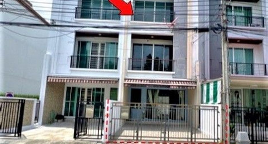For sale 1 bed townhouse in Wang Thonglang, Bangkok
